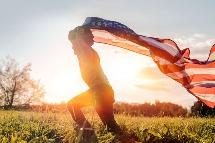 seasonal content calendar for july